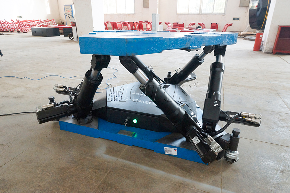 六自由度平台6.jpg 六自由度平台6.jpg